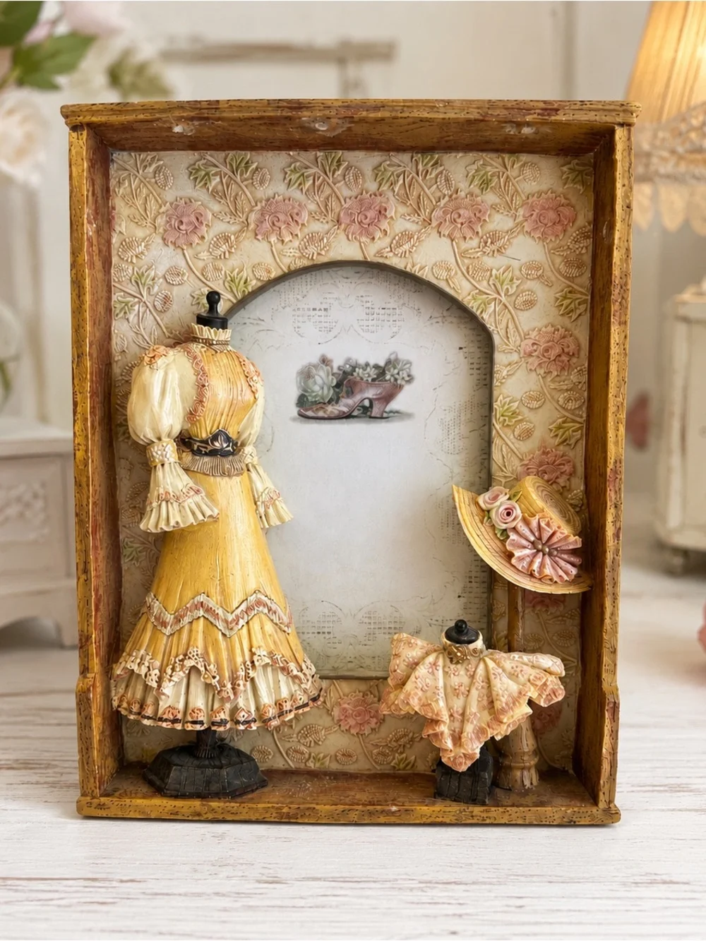Vintage Victorian Fashion Shadow Box Dress Form Hat Miniature Wall Decor